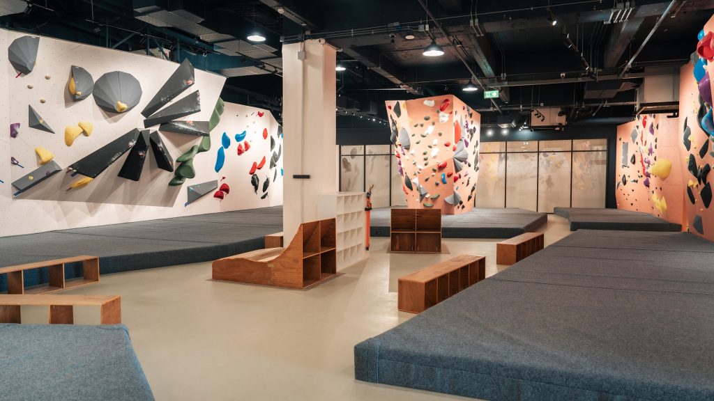 ปีนหน้าผาอินดอร์ที่ Boulder Planet 