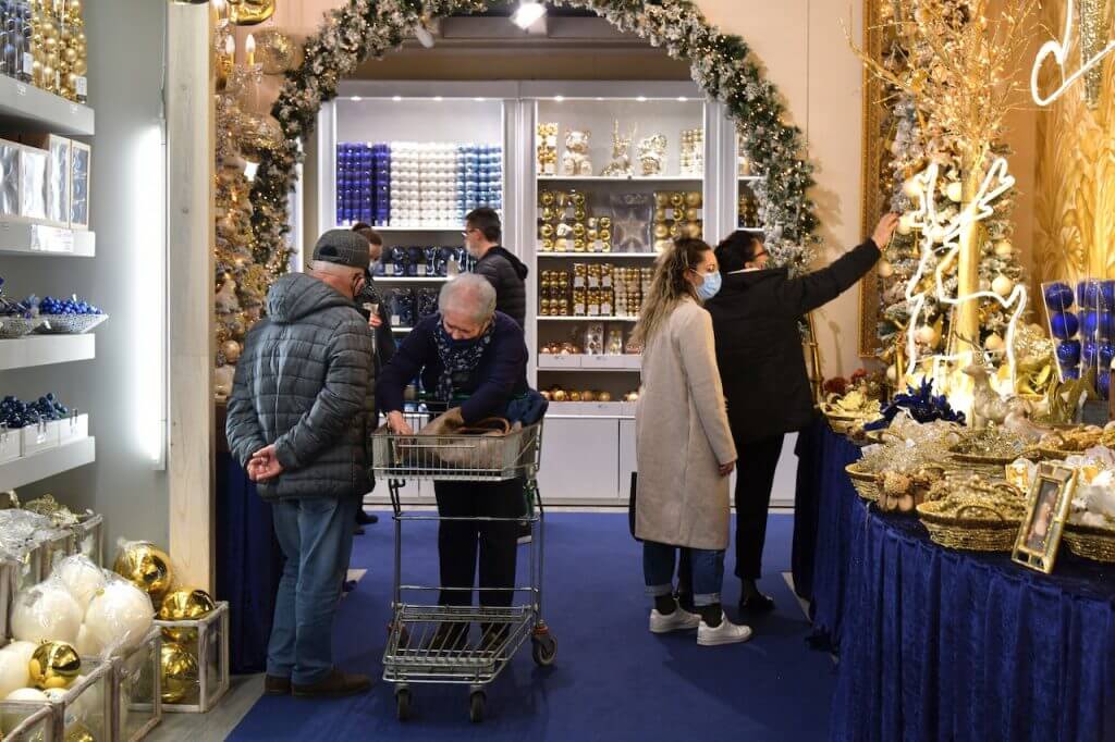 Christmas-magic-for-shoppers